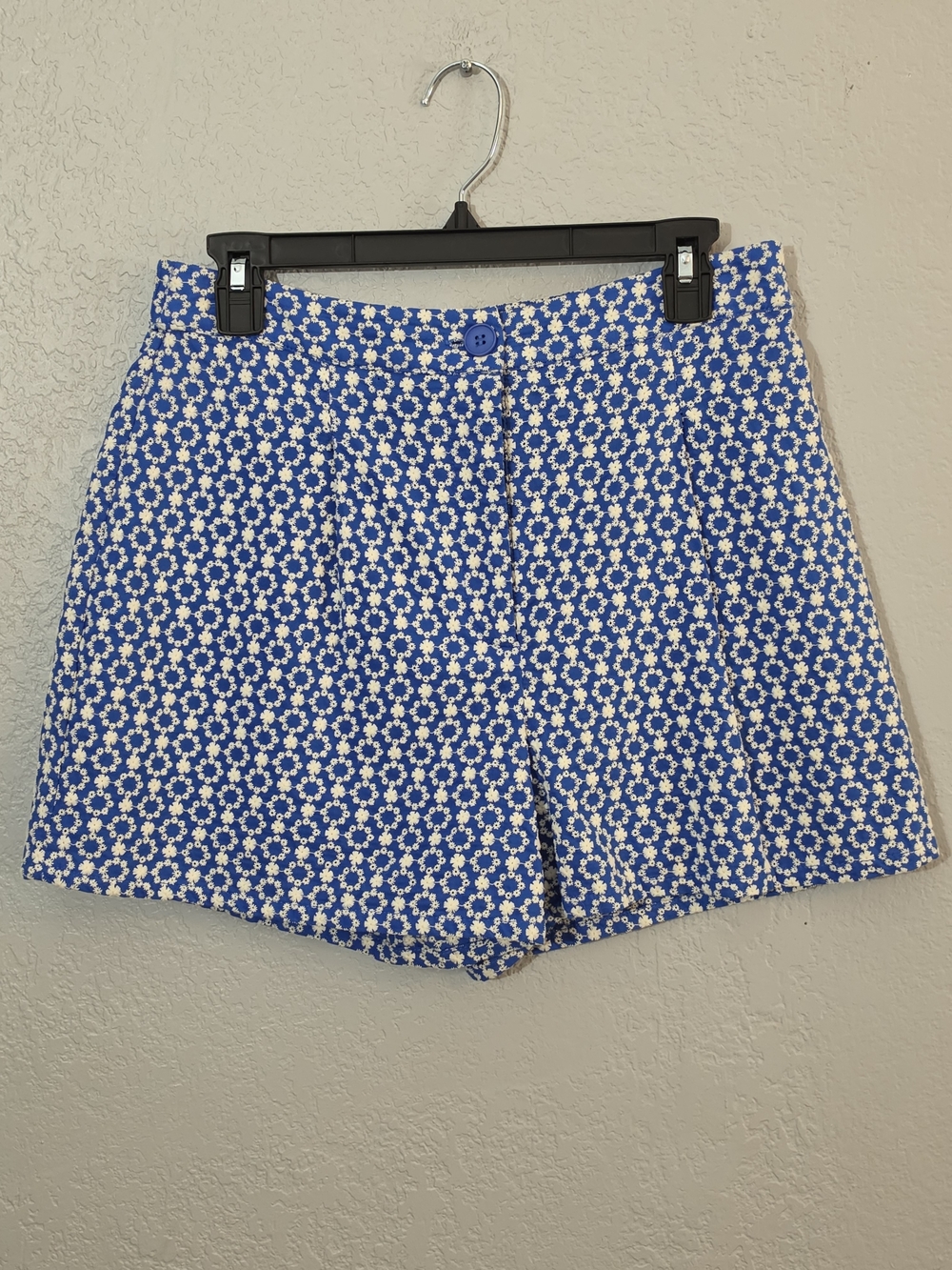 Skies Are Blue Embroidered Blue & White Pleated Shorts High Rise Womens Medium - Picture 1 of 8